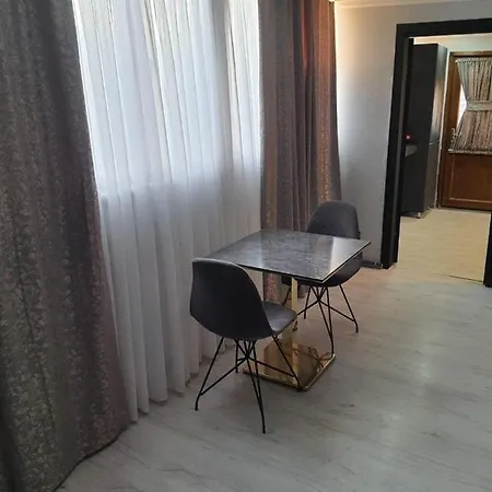 Arshia Hotel
